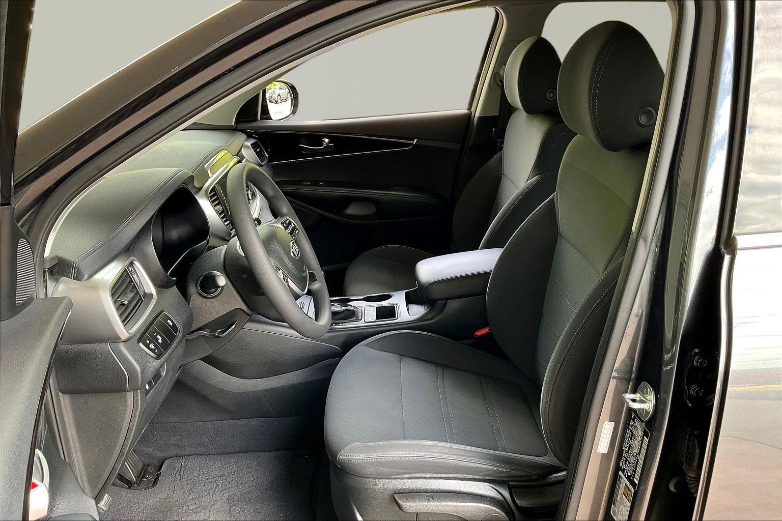 Used 2020 Kia Sorento LX FWD image 21
