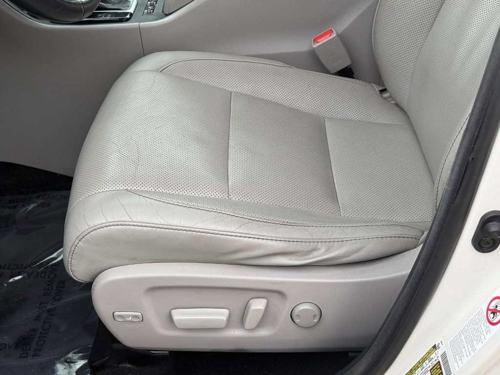 Used 2015 Toyota Highlander Limited image 22