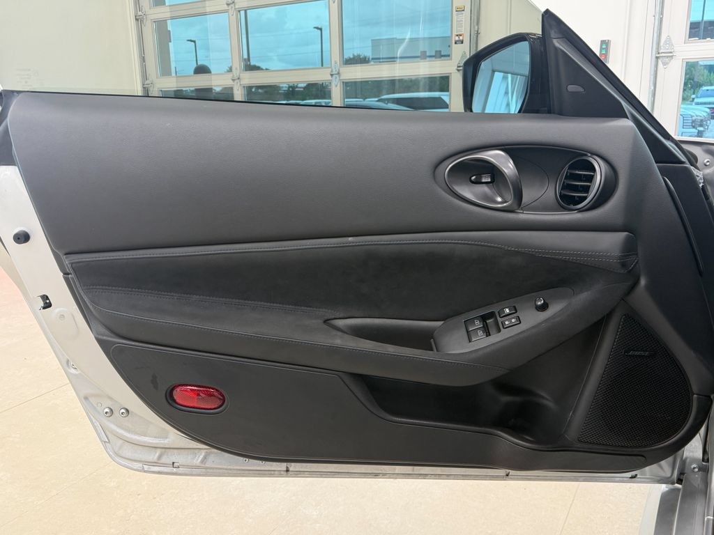 Used 2024 Nissan Z Performance w/ Floor Mat Package RWD image 11