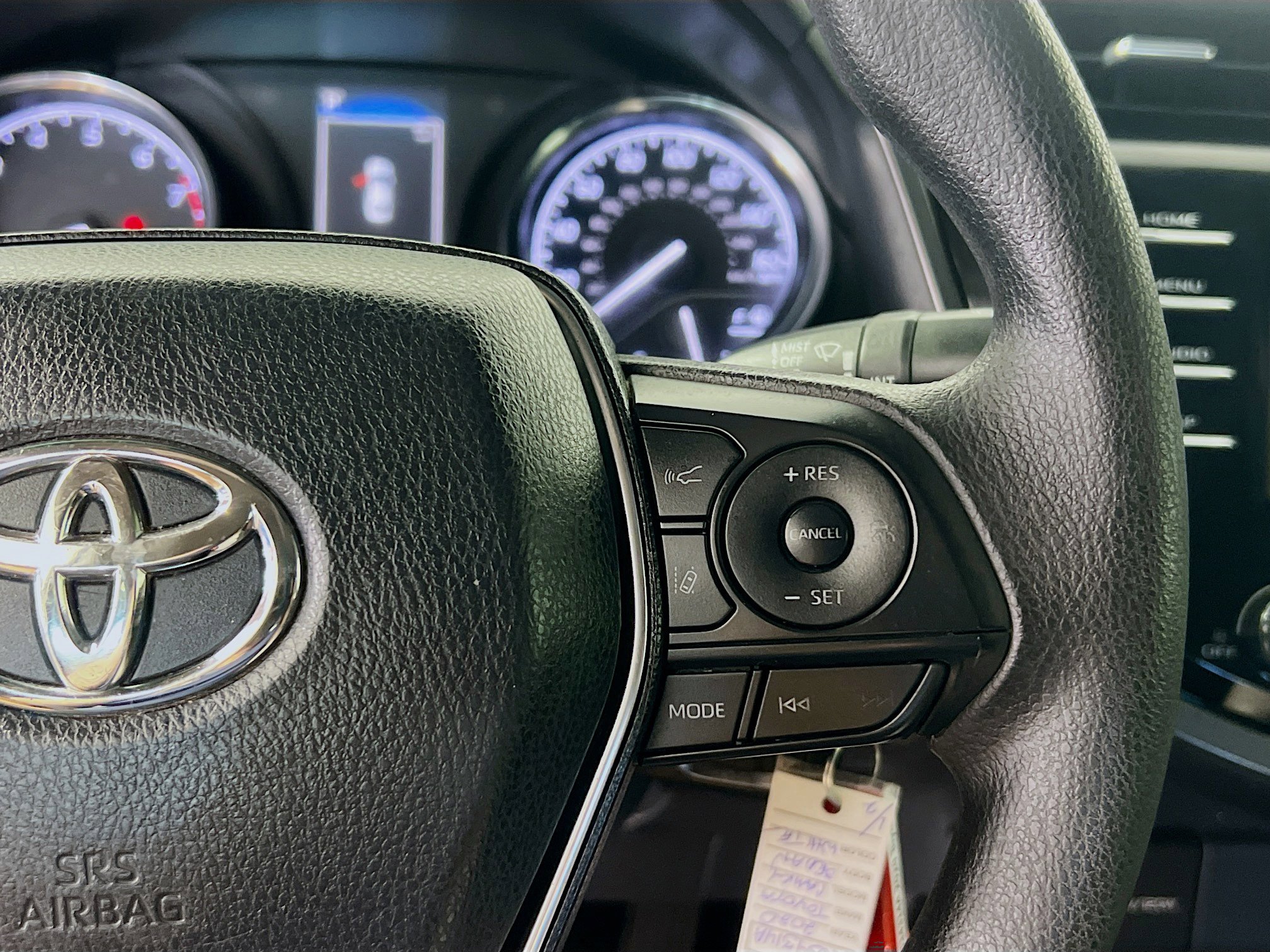 Used 2020 Toyota Camry L image 19