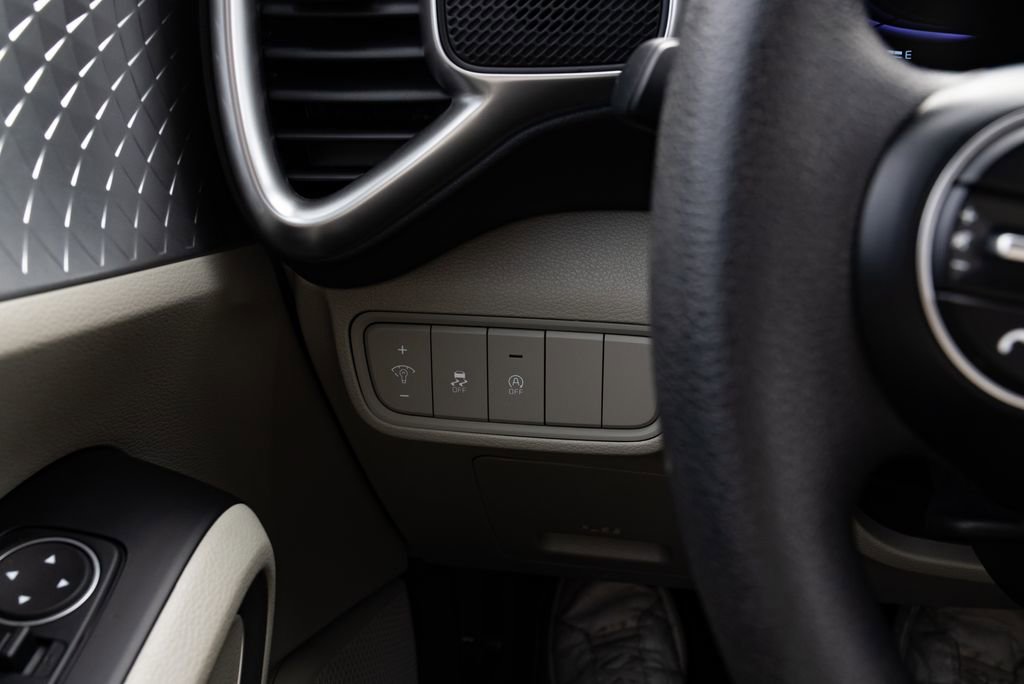 Used 2024 Kia Soul LX image 13