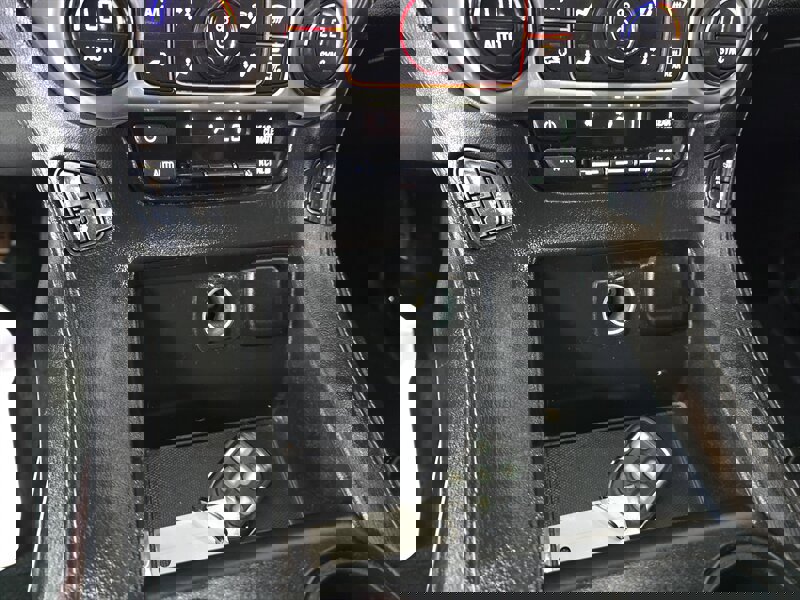 Used 2016 GMC Yukon SLT image 27