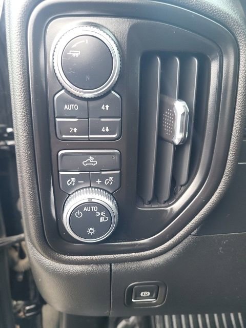 Used 2020 GMC Sierra 1500 4x4 Crew Cab w/ Sierra Value Package image 9