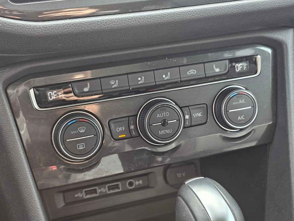 Used 2019 Volkswagen Tiguan SEL w/ 3rd Row Seat Package image 9