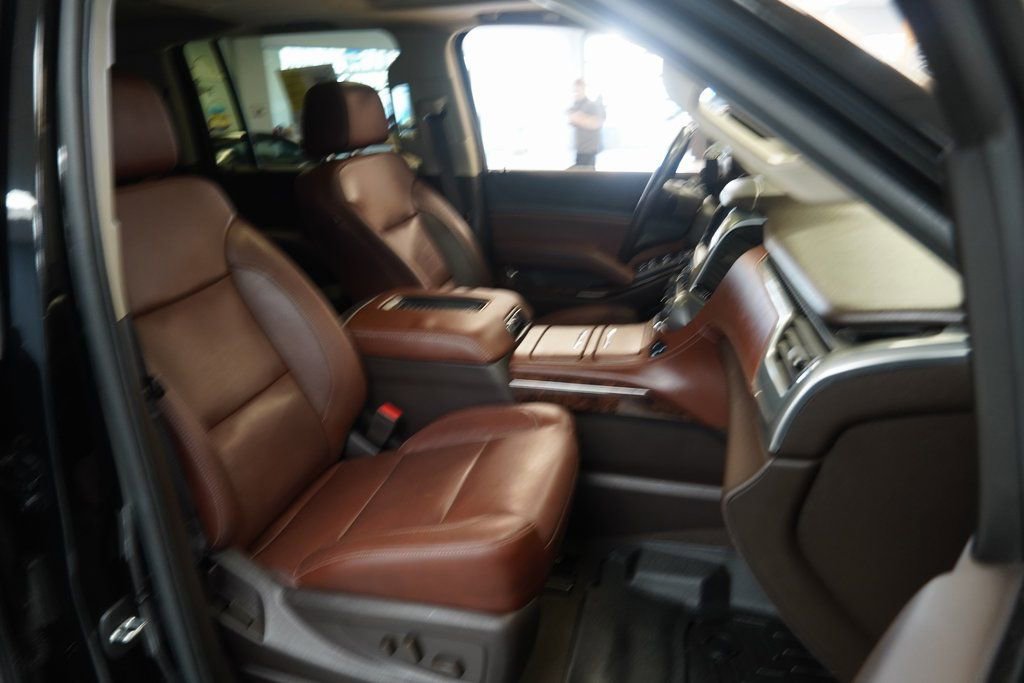 Used 2020 Chevrolet Suburban Premier image 39