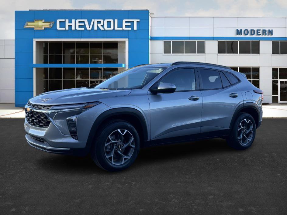 Used 2025 Chevrolet Trax LT w/ Driver Confidence Package