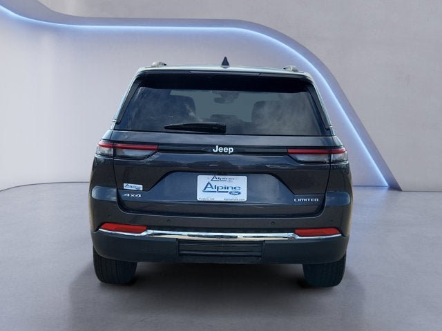 Used 2024 Jeep Grand Cherokee Limited AWD/4WD image 4