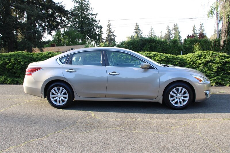 Used 2013 Nissan Altima 2.5 S FWD image 11
