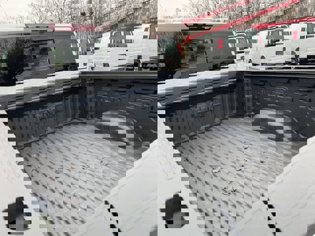 New 2026 GMC Sierra 2500 SLT w/ SLT Convenience Package image 5