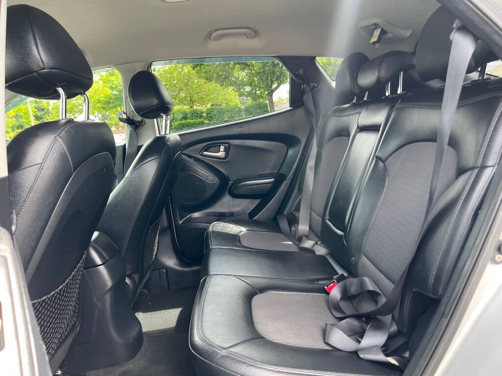 Used 2010 Hyundai Tucson GLS w/ Popular Equipment Pkg 2 FWD image 15