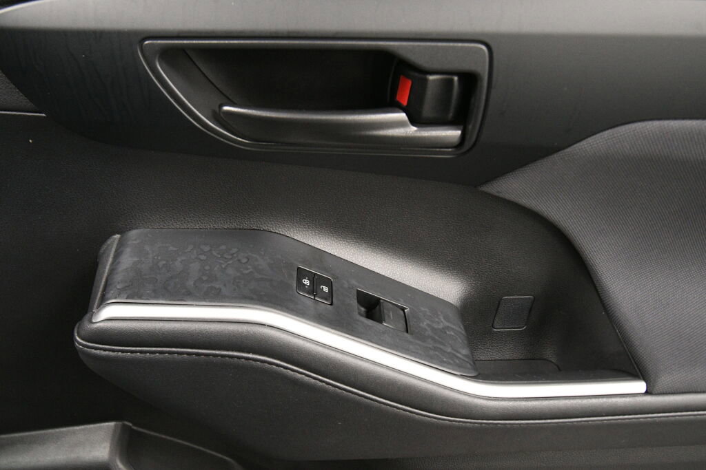 Certified 2024 Toyota Highlander LE image 29