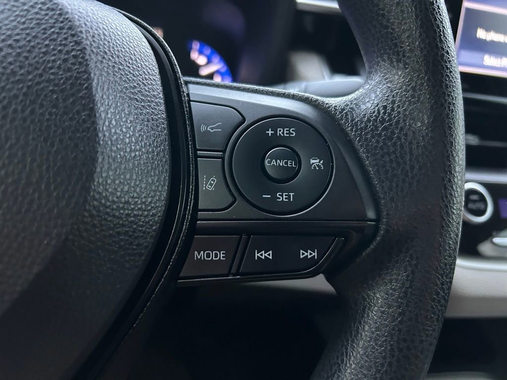 Used 2022 Toyota Corolla LE FWD image 17