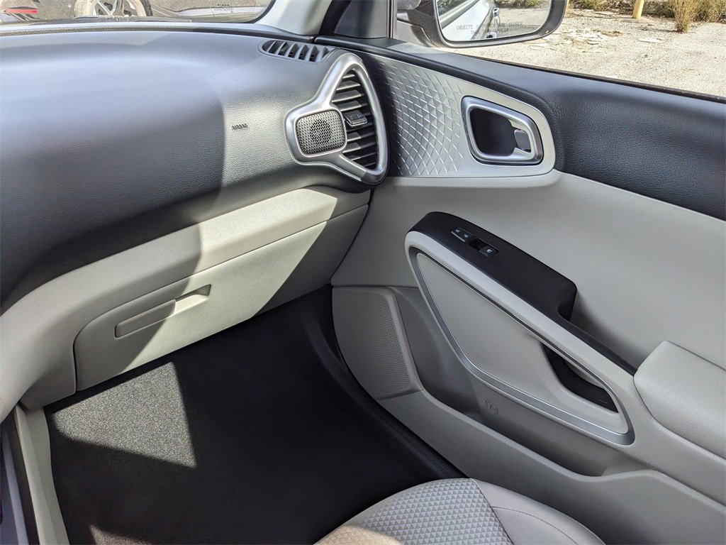 Certified 2025 Kia Soul LX image 18