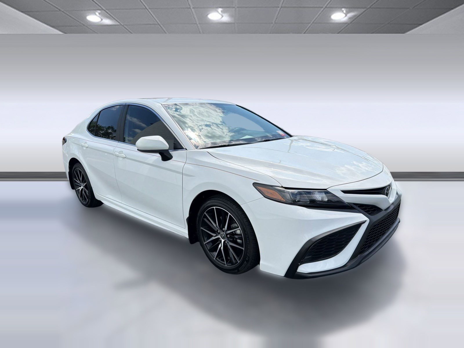 Certified 2021 Toyota Camry SE image 7