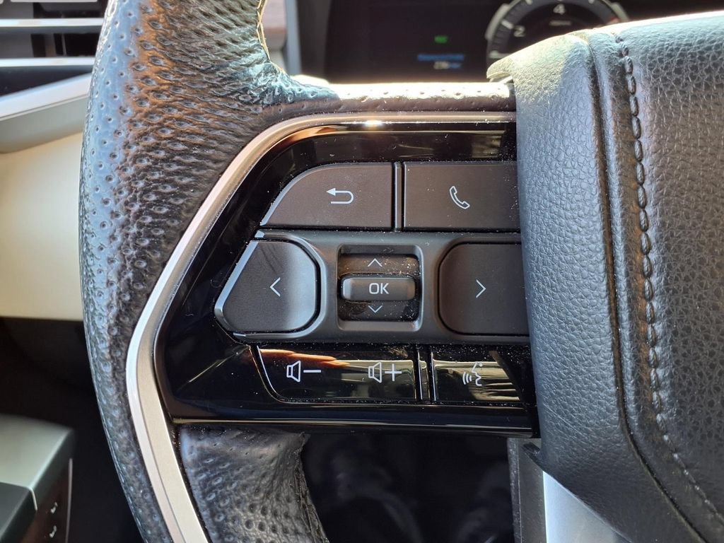 Used 2024 Toyota Tundra Capstone AWD/4WD image 15