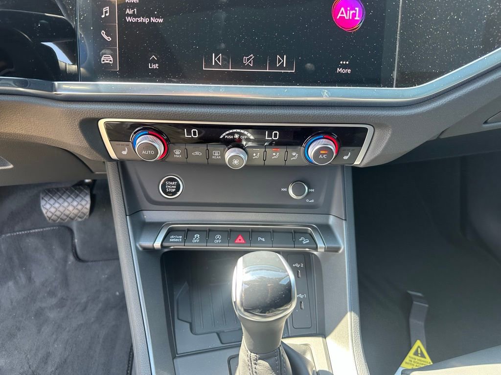 New 2025 Audi Q3 2.0T Premium image 16