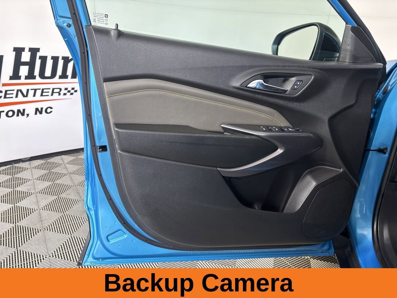 Used 2025 Chevrolet Trax ACTIV FWD image 8
