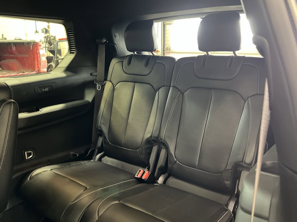 Used 2024 Jeep Grand Cherokee L Limited w/ Luxury Tech Group II image 39