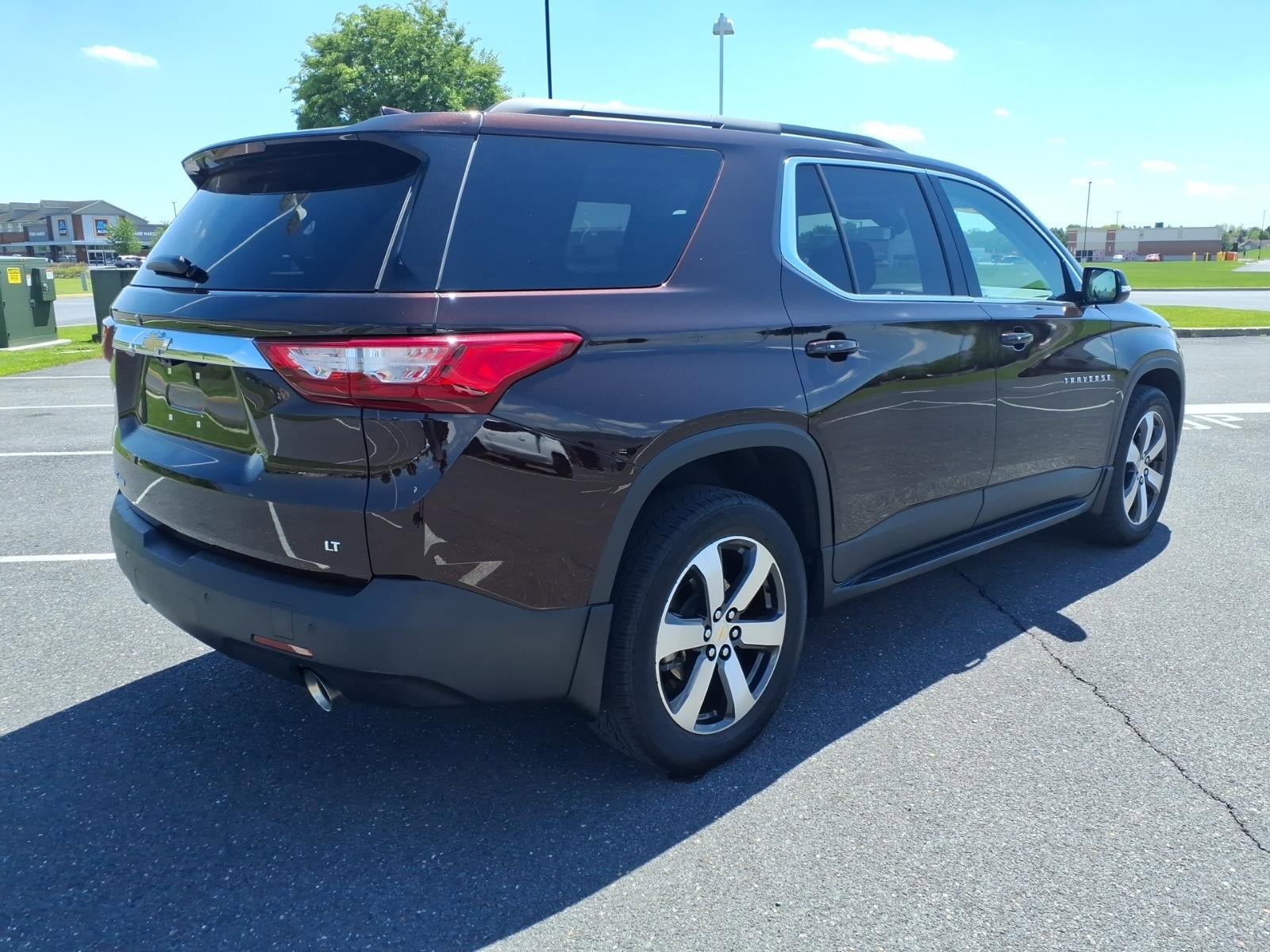 Used 2020 Chevrolet Traverse LT w/ LT Premium Package AWD/4WD image 4