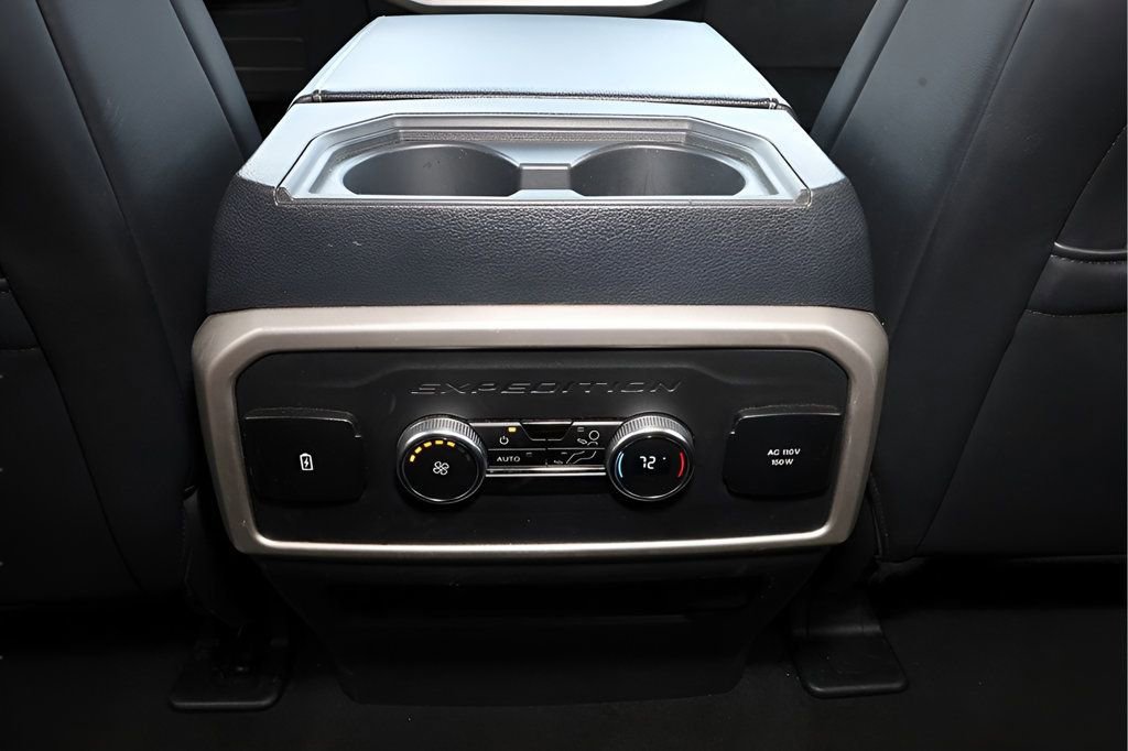 Used 2024 Ford Expedition Max XLT image 16