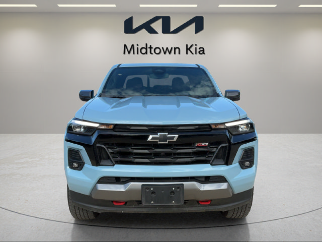 Used 2025 Chevrolet Colorado Z71 w/ Technology Package AWD/4WD image 8