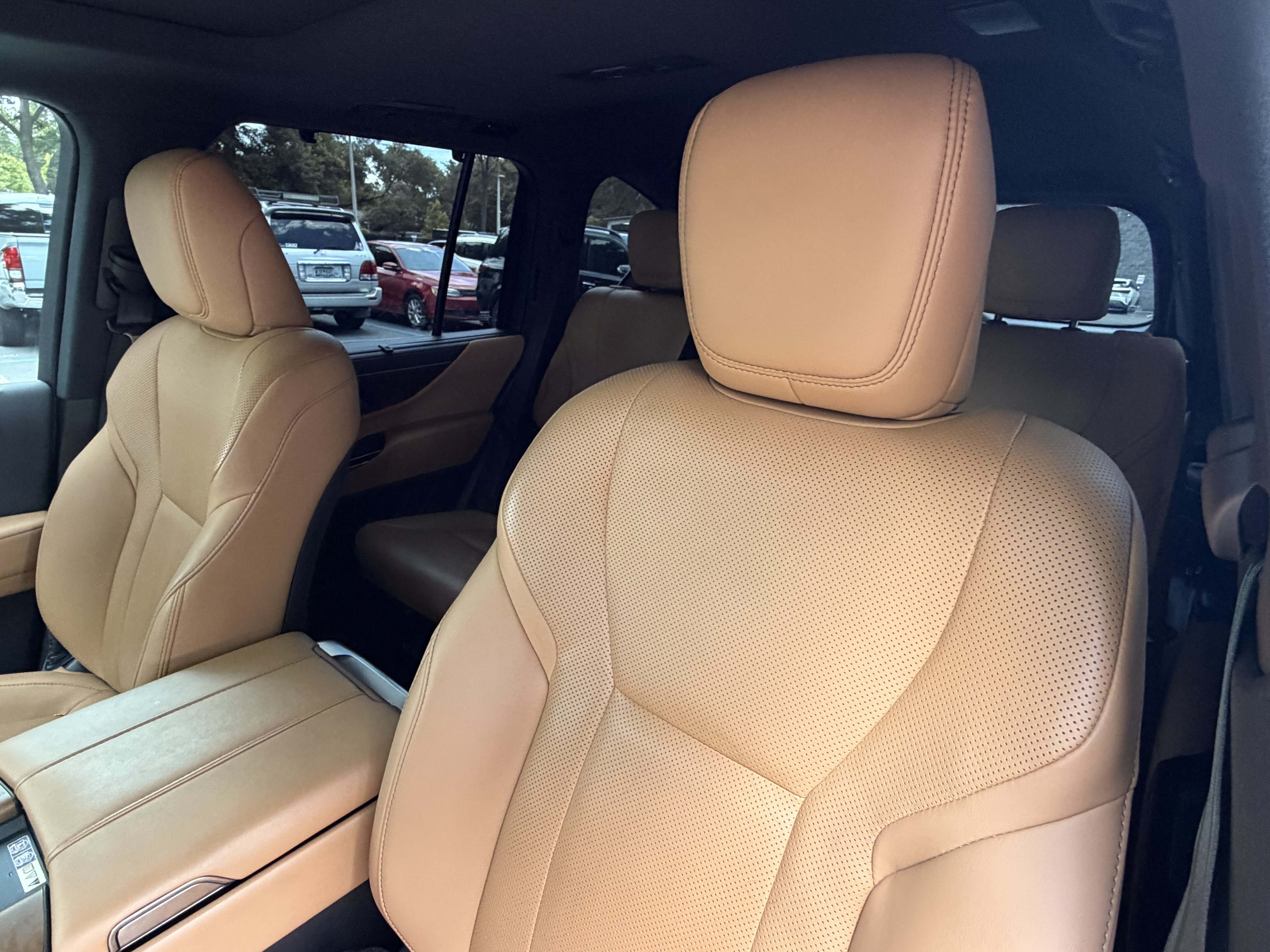 Used 2023 Lexus LX 600 4WD w/ Appearance Package image 18