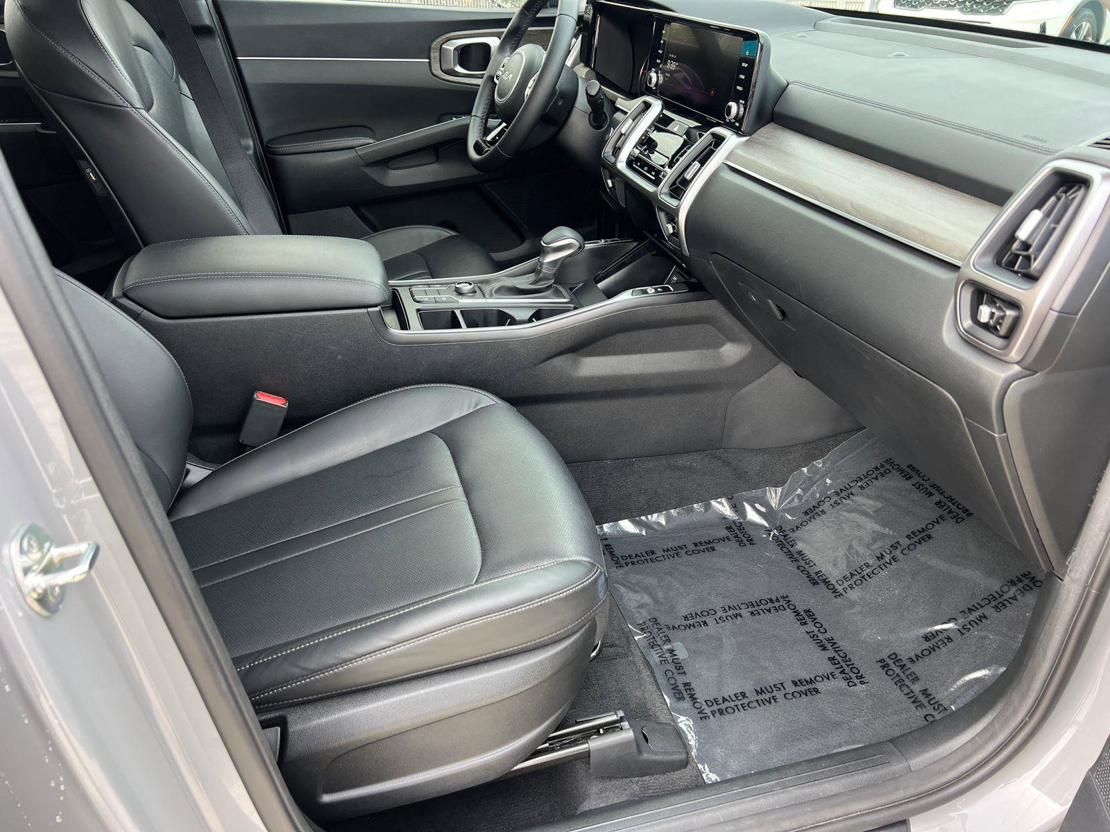 Used 2023 Kia Sorento S w/ Panoramic Sunroof Package image 13