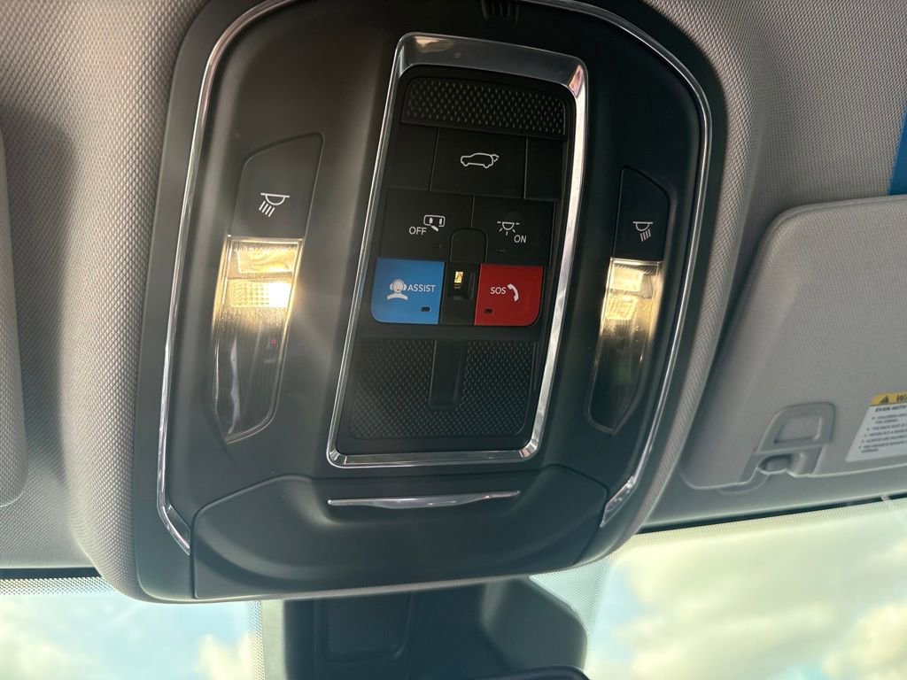 Certified 2023 Jeep Grand Cherokee Limited w/ Black Appearance Package image 22