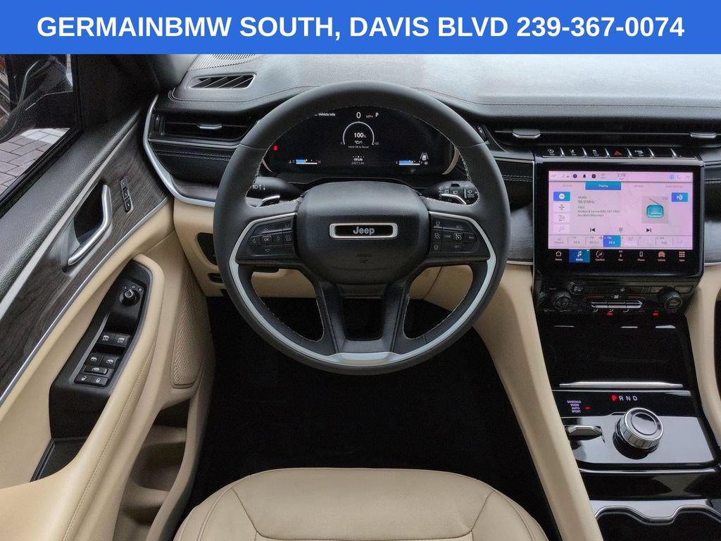 Used 2023 Jeep Grand Cherokee Limited w/ Black Appearance Package AWD/4WD image 18