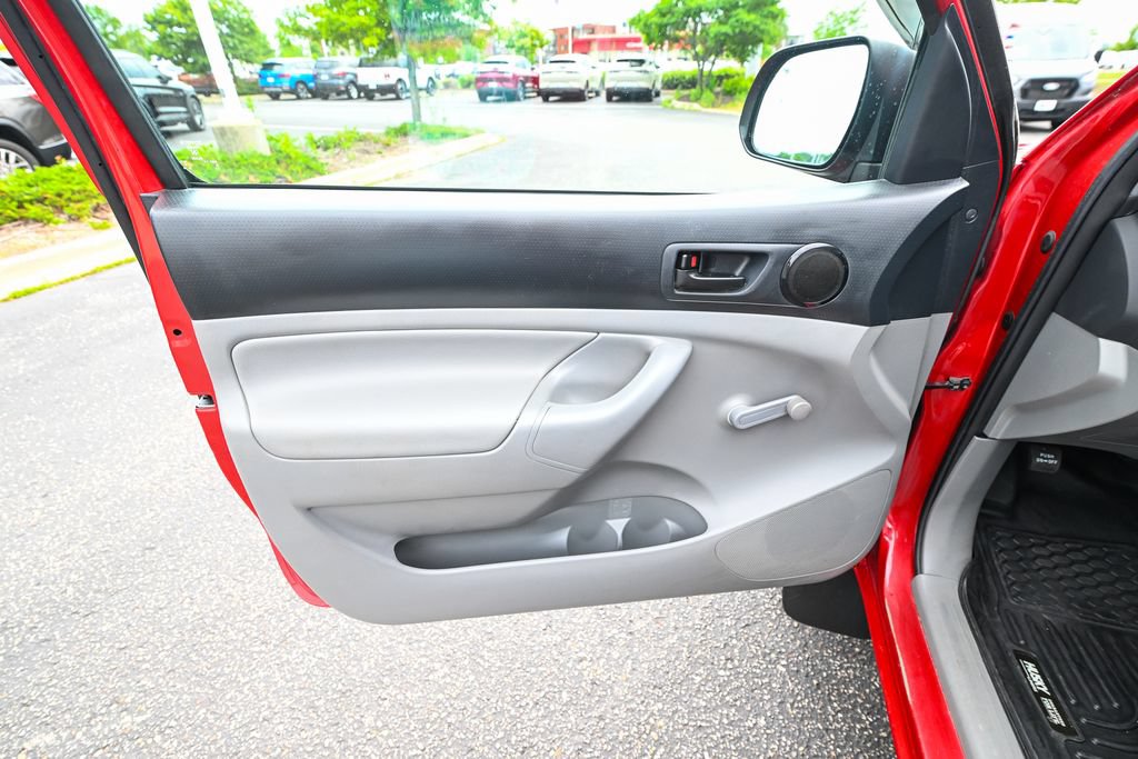 Used 2014 Toyota Tacoma 4x4 Regular Cab image 20