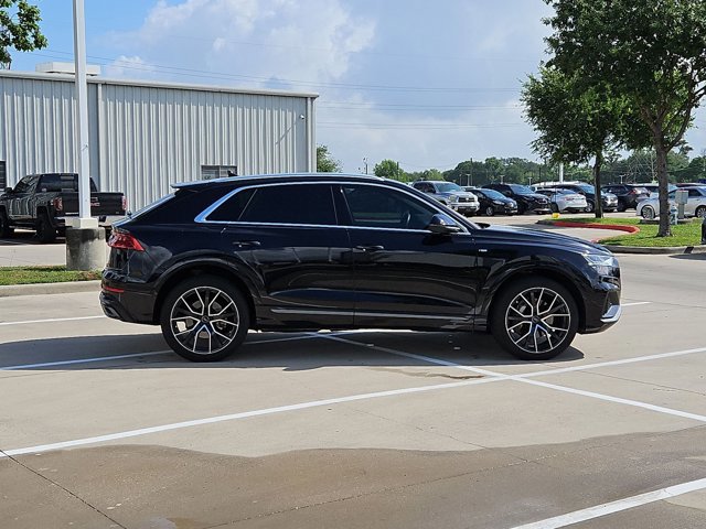 Used 2020 Audi Q8 Prestige w/ Prestige Package image 4