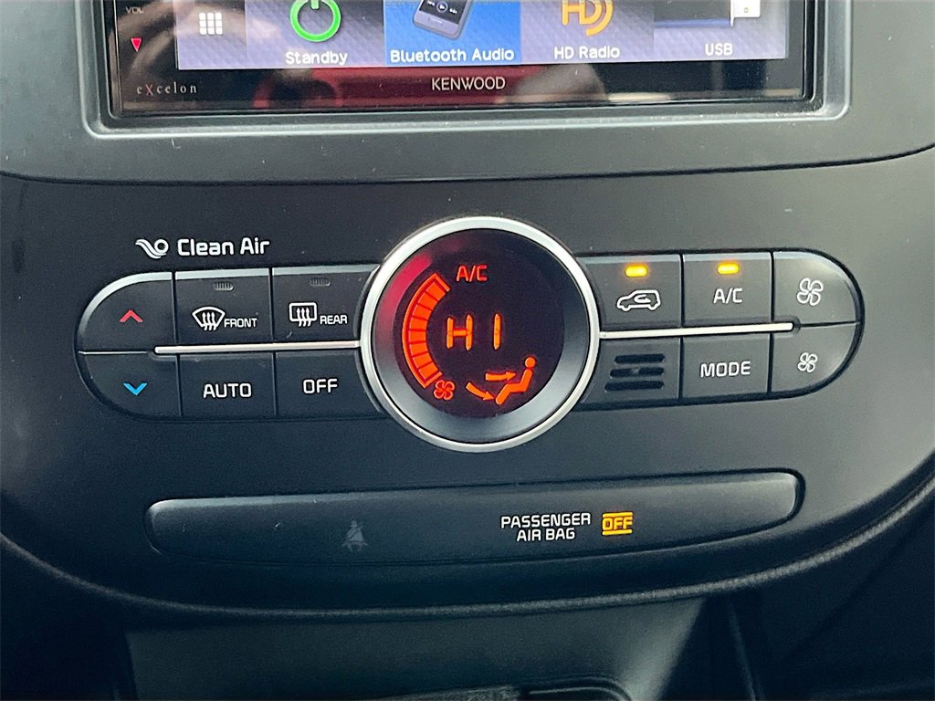 Used 2017 Kia Soul + image 15