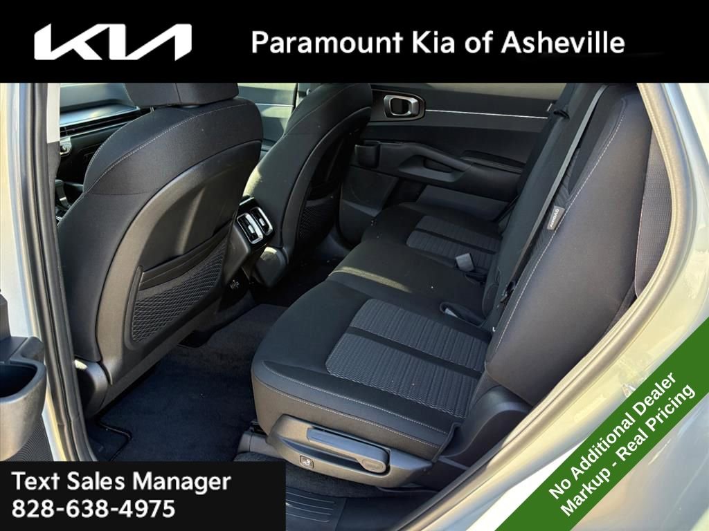 New 2026 Kia Sorento LX image 18