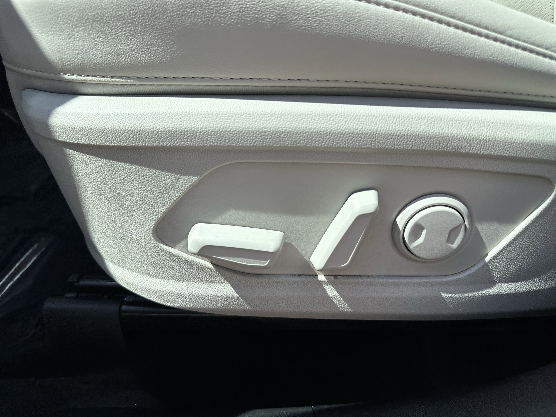 Certified 2023 Kia Sorento SX FWD image 14