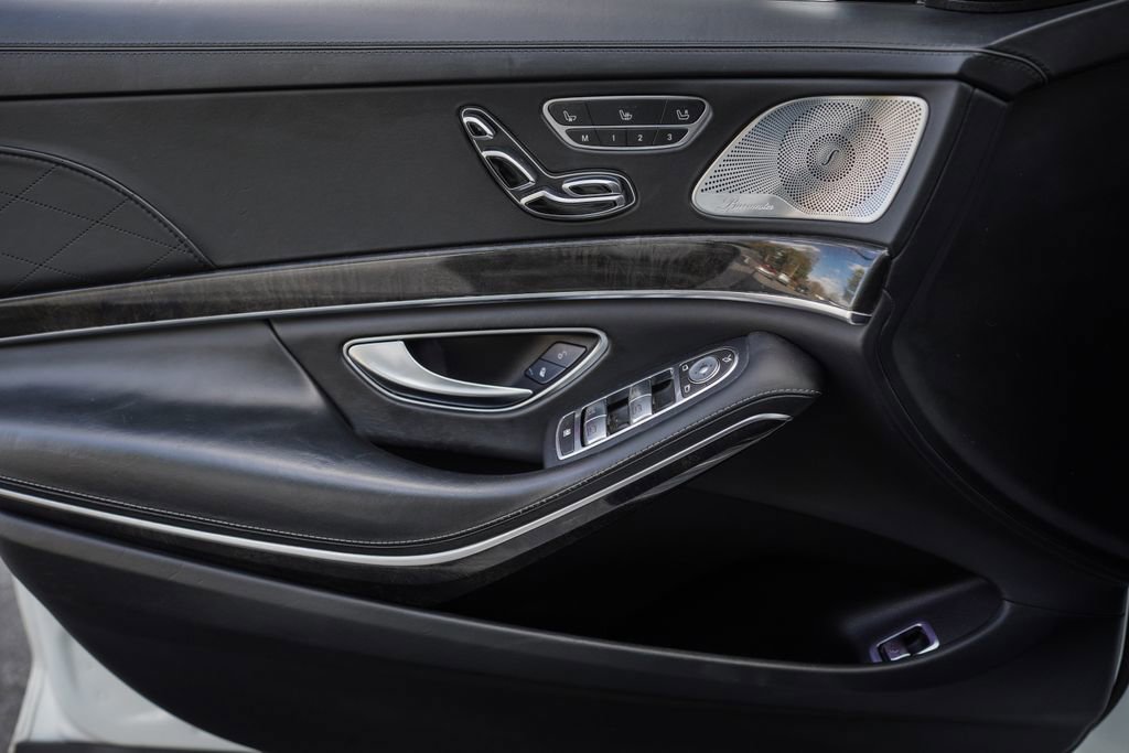 Used 2018 Mercedes-Benz S 560 Sedan w/ AMG Line Exterior image 33