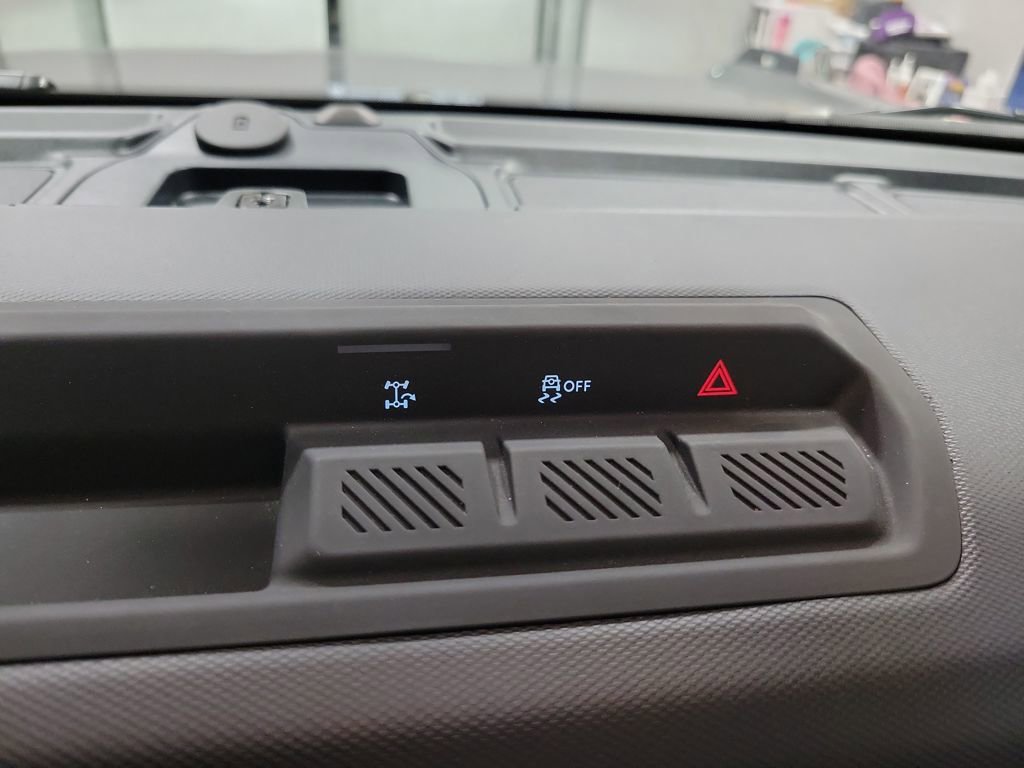 Used 2025 Ford Bronco Big Bend image 46