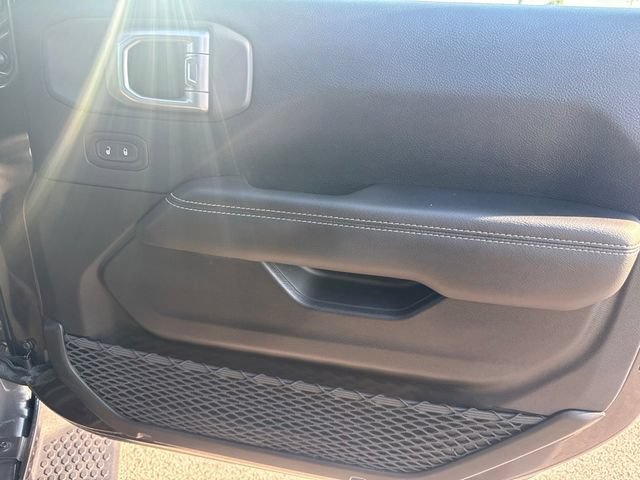 Used 2019 Jeep Wrangler Unlimited Sahara AWD/4WD image 18