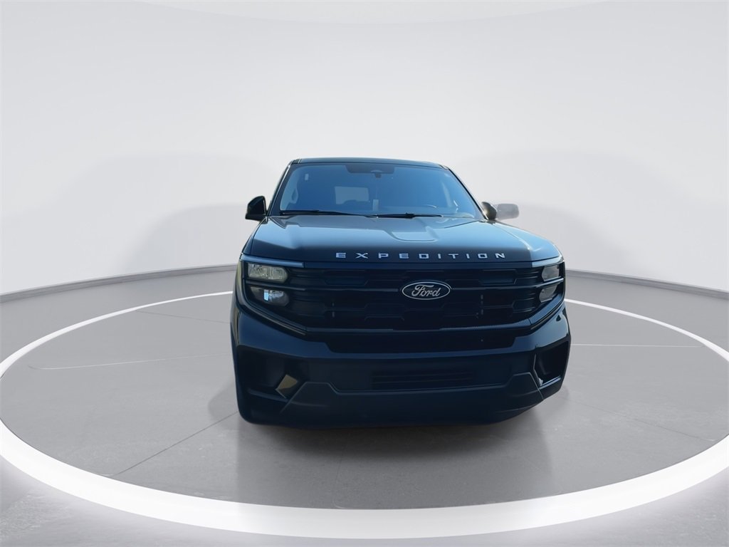New 2025 Ford Expedition Active image 3