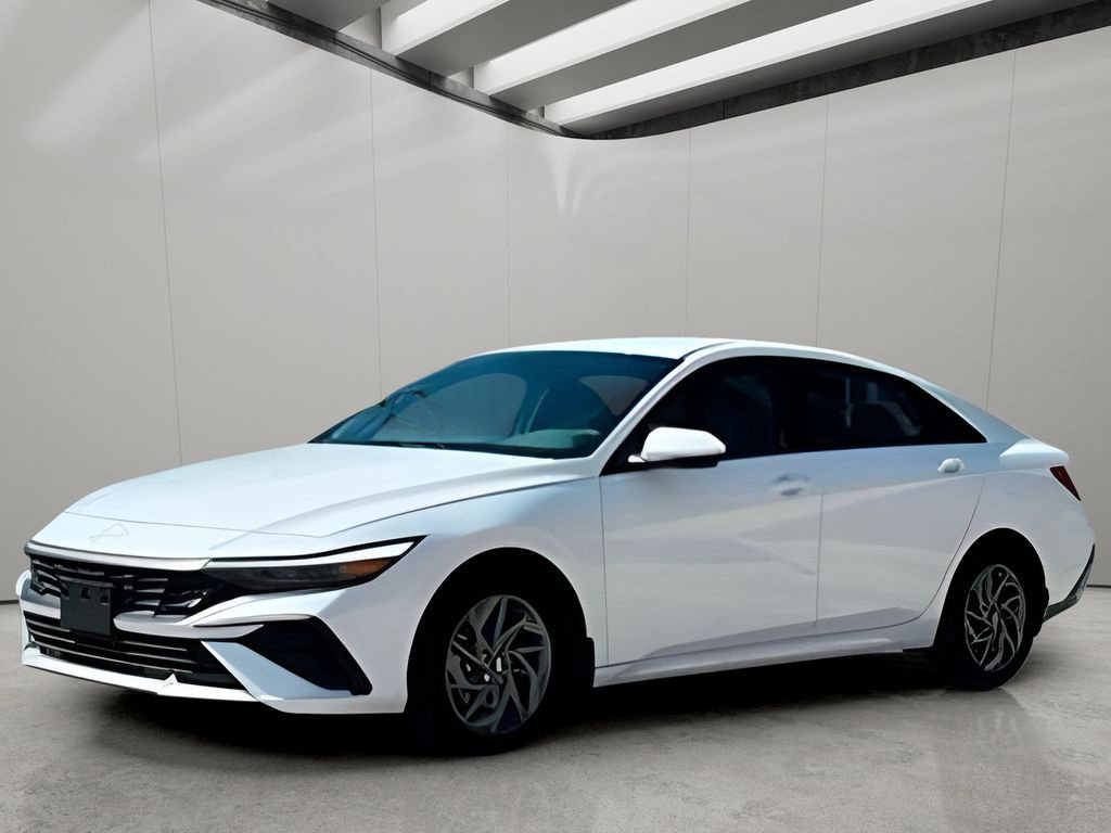Used 2025 Hyundai Elantra Blue FWD image 32
