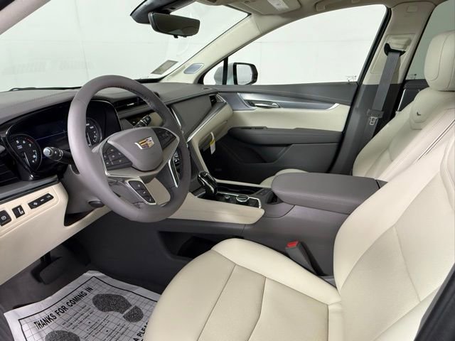 New 2025 Cadillac XT5 Premium Luxury w/ Technology Package FWD image 5