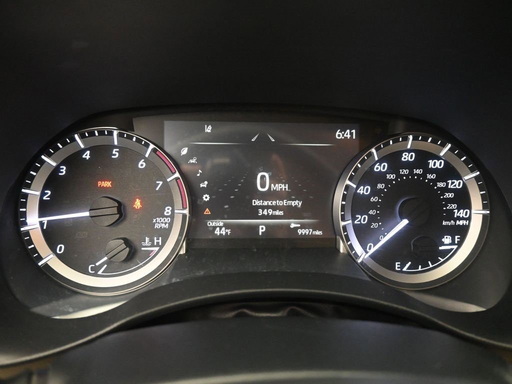 Used 2023 Toyota Highlander XLE image 23