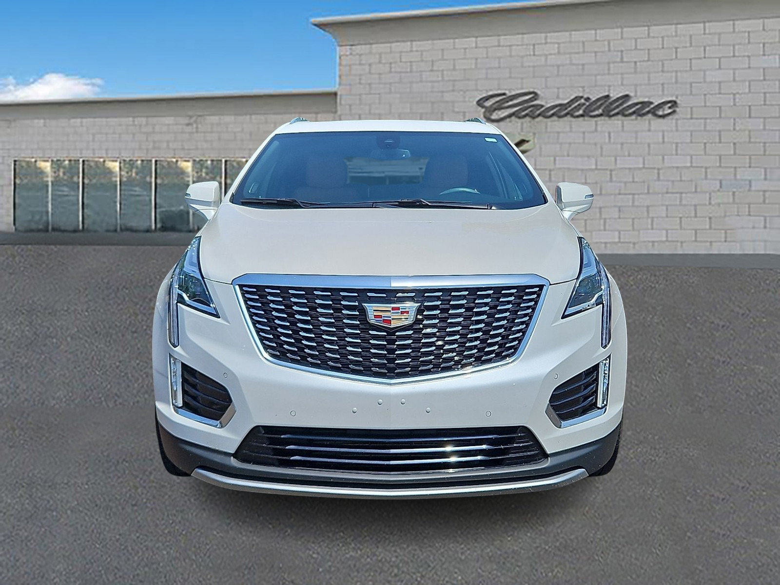 Certified 2024 Cadillac XT5 Premium Luxury AWD/4WD image 2