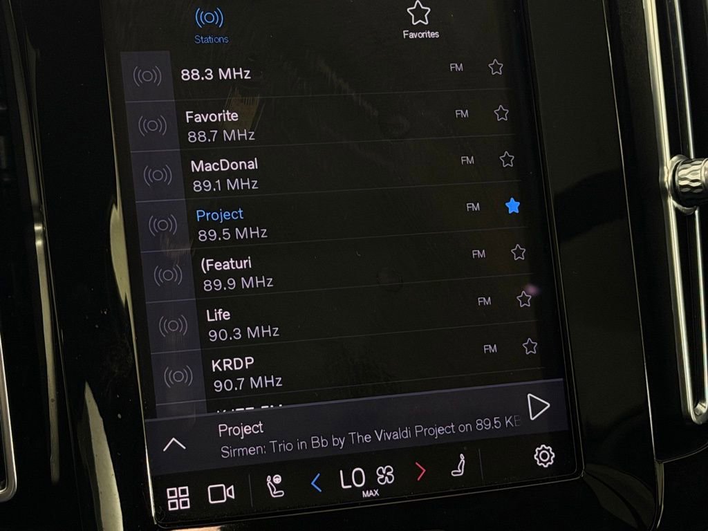 Used 2023 Volvo XC40 Recharge Ultimate w/ Protection Package Premier image 18