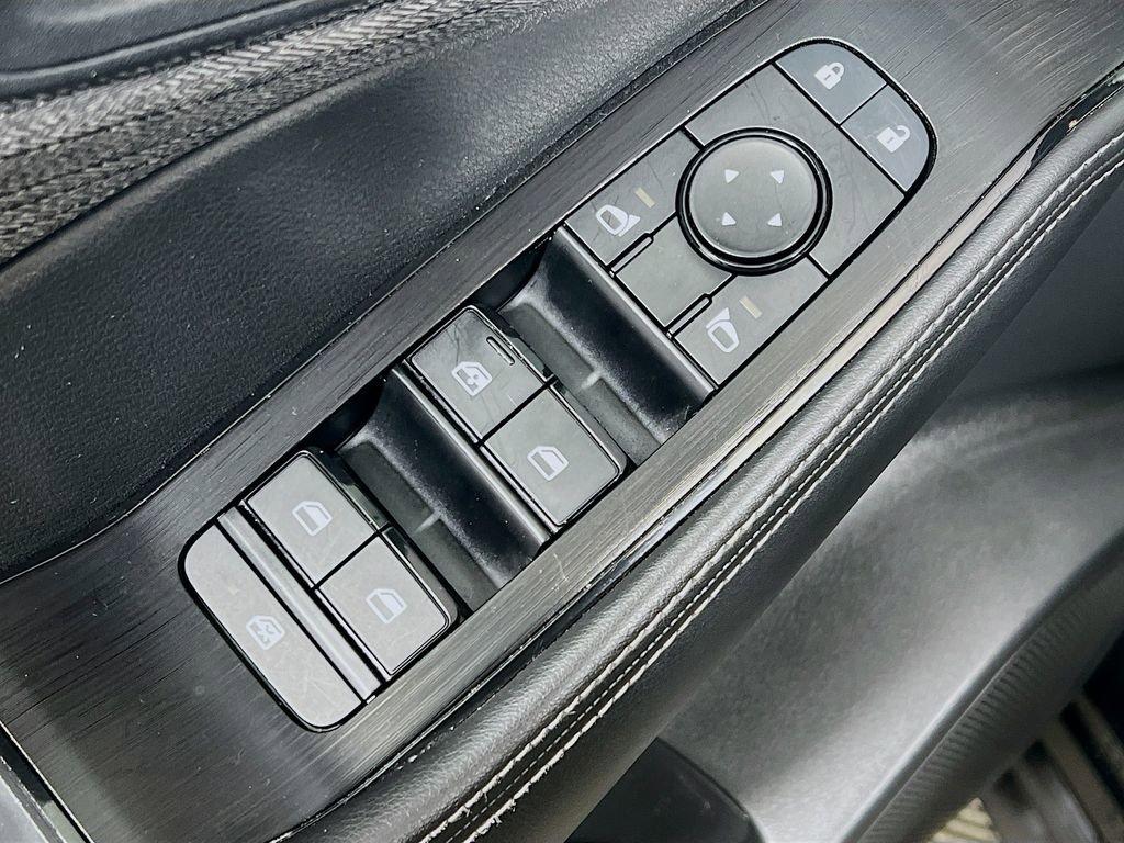 Used 2022 Nissan Rogue SV AWD/4WD image 30