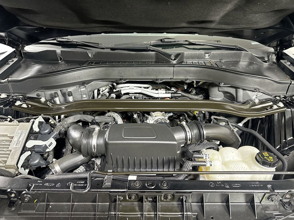 Used 2020 Ford Explorer Platinum w/ Premium Technology Package image 14