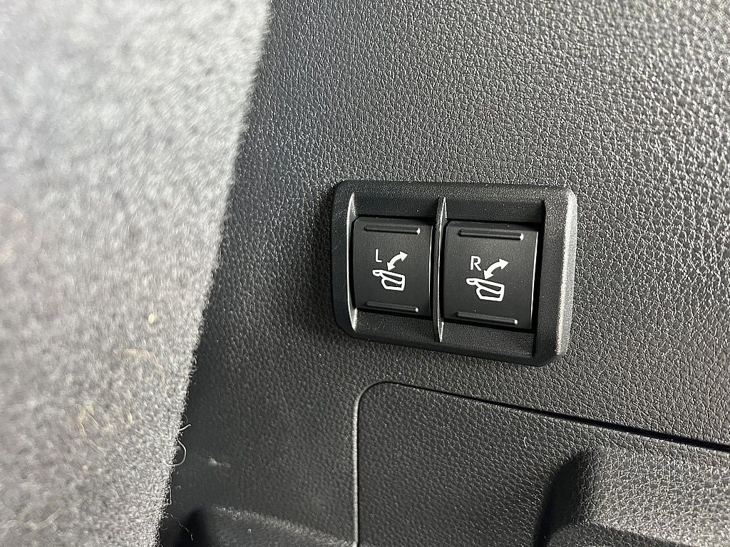 Used 2024 Toyota Sequoia Platinum image 25