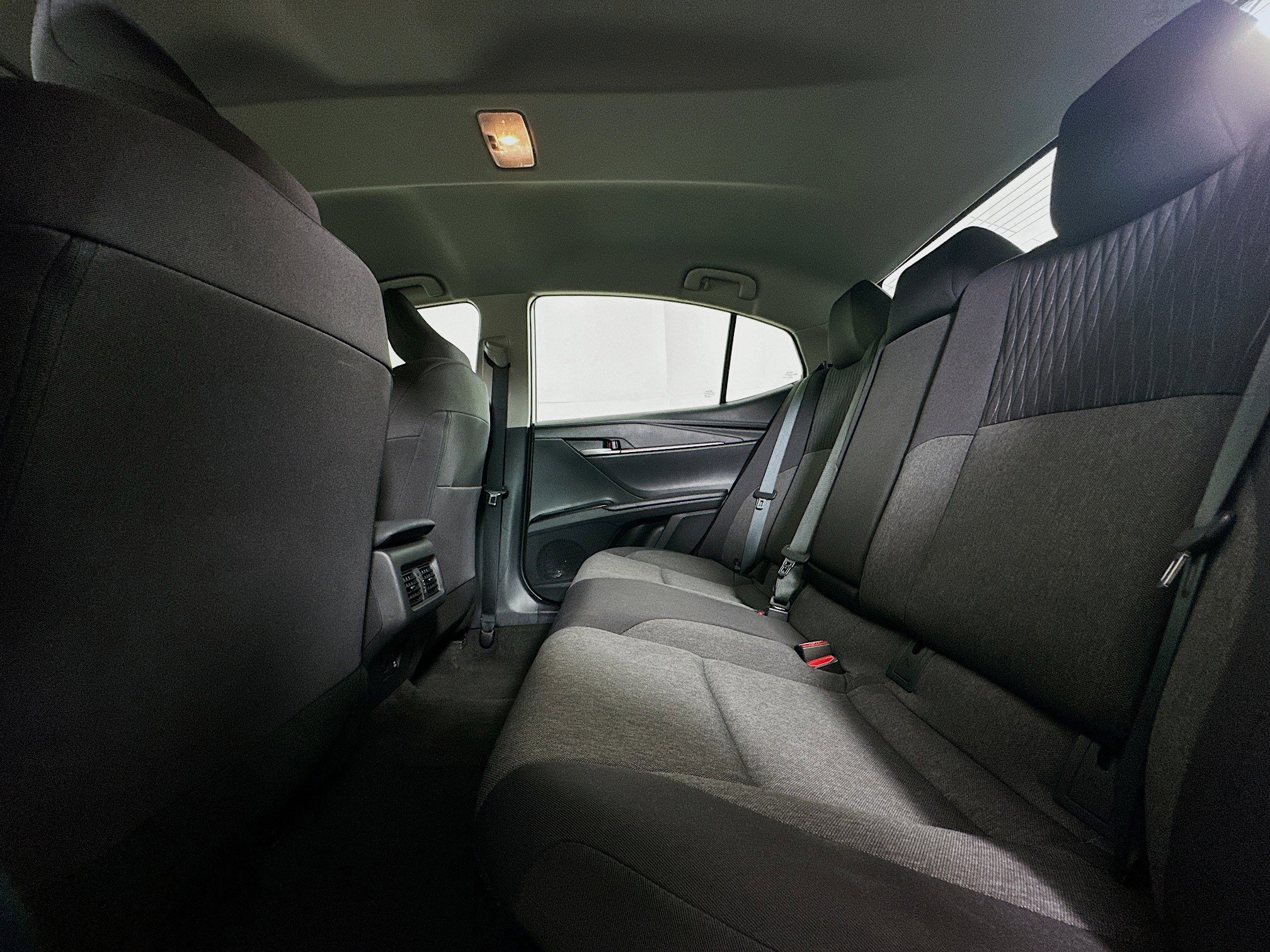 Used 2025 Toyota Camry LE image 27