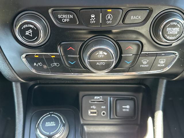 Used 2018 Jeep Cherokee Limited w/ High Altitude Package AWD/4WD image 32