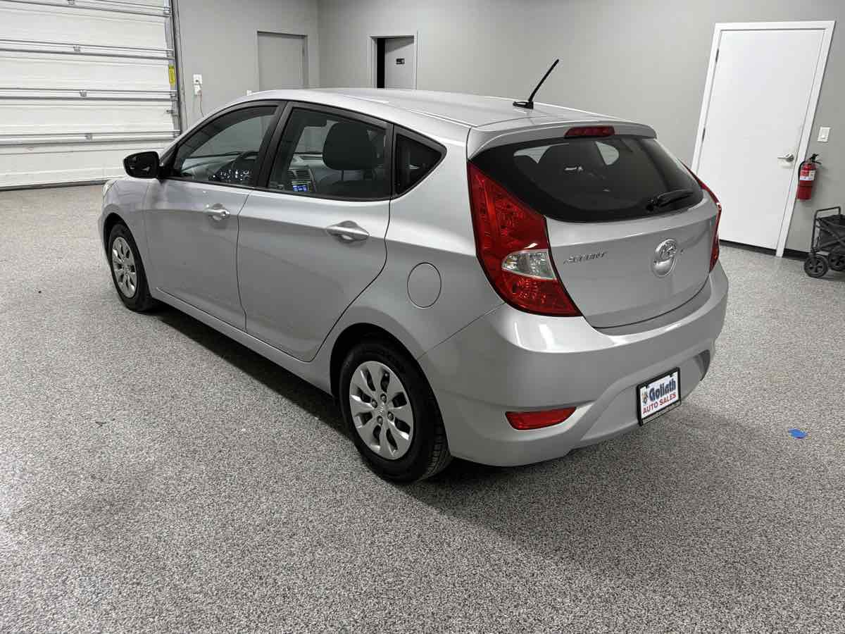 Used 2016 Hyundai Accent SE FWD image 5