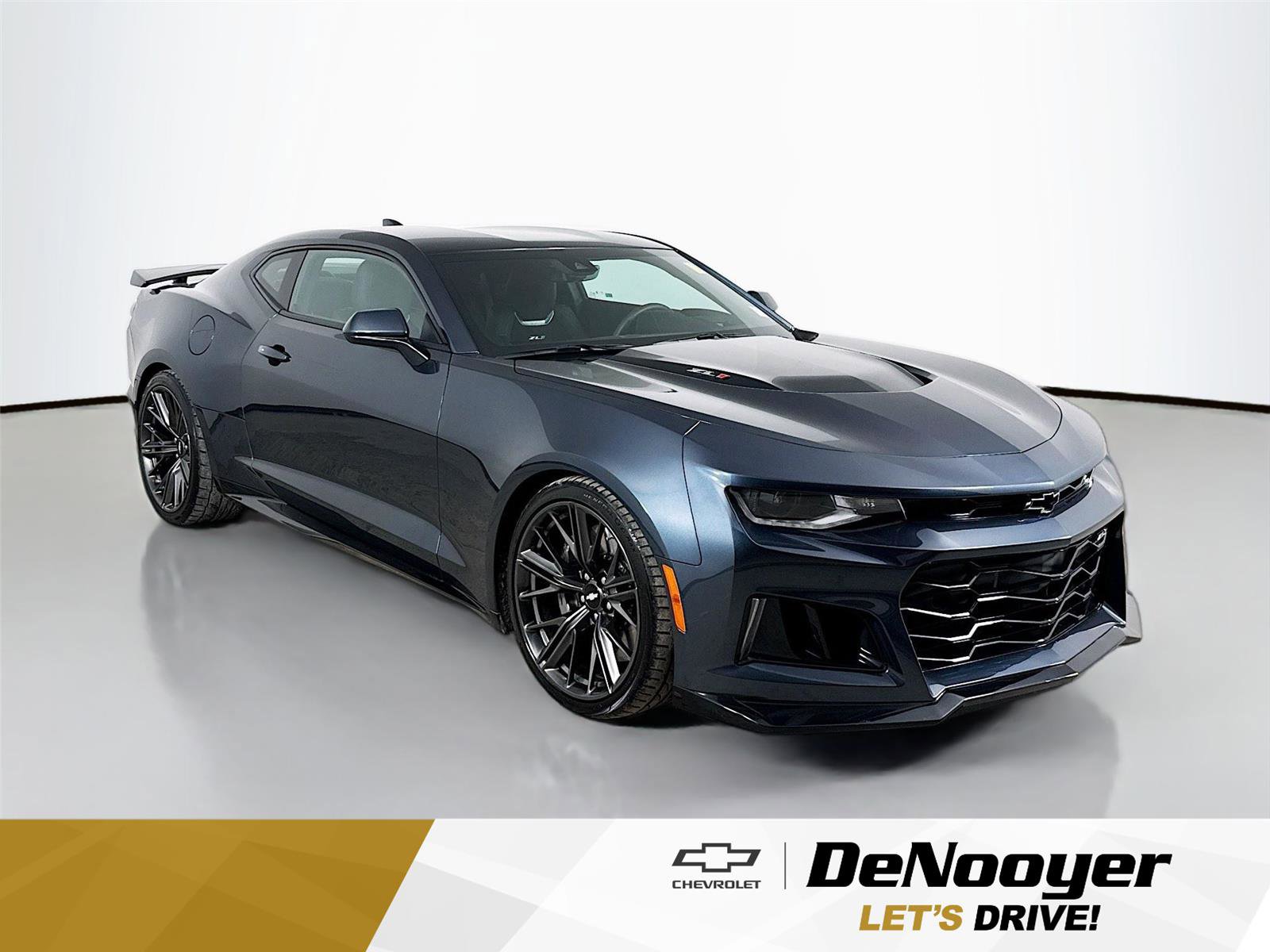 Used 2019 Chevrolet Camaro ZL1 image 1
